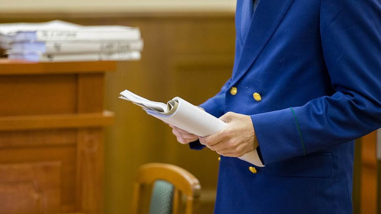 Прокурором Коношского района утверждено обвинительное заключение по уголовному делу (ч. 1 ст. 282.4 УК РФ - публичное демонстрирование символики экстремистской организации). Прокурором Коношского района утверждено обвинительное заключение по уголовному делу (ч. 1 ст. 282.4 УК РФ - публичное демонстрирование символики экстремистской организации).